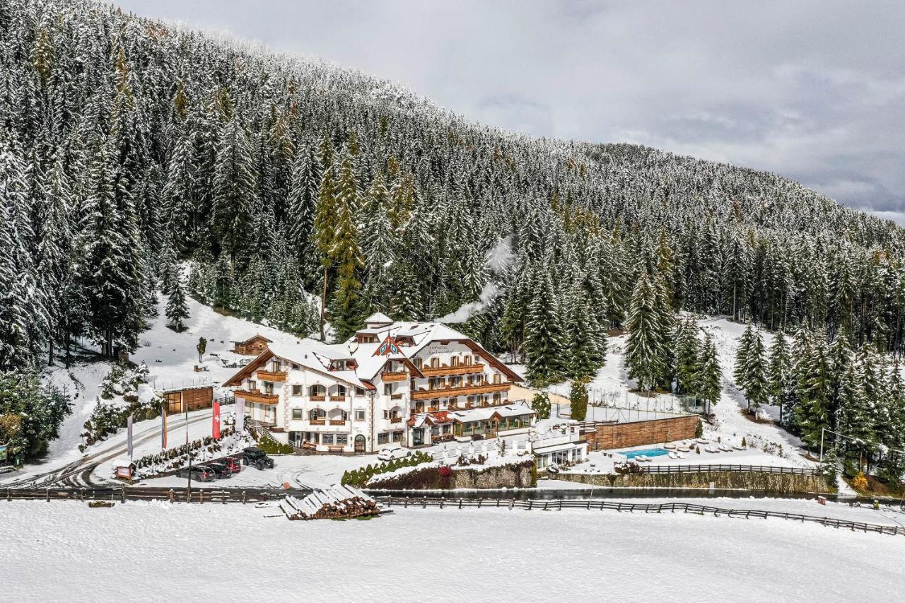 Granpanorama Wellnesshotel Sambergerhof Superior Villandro Esterno foto